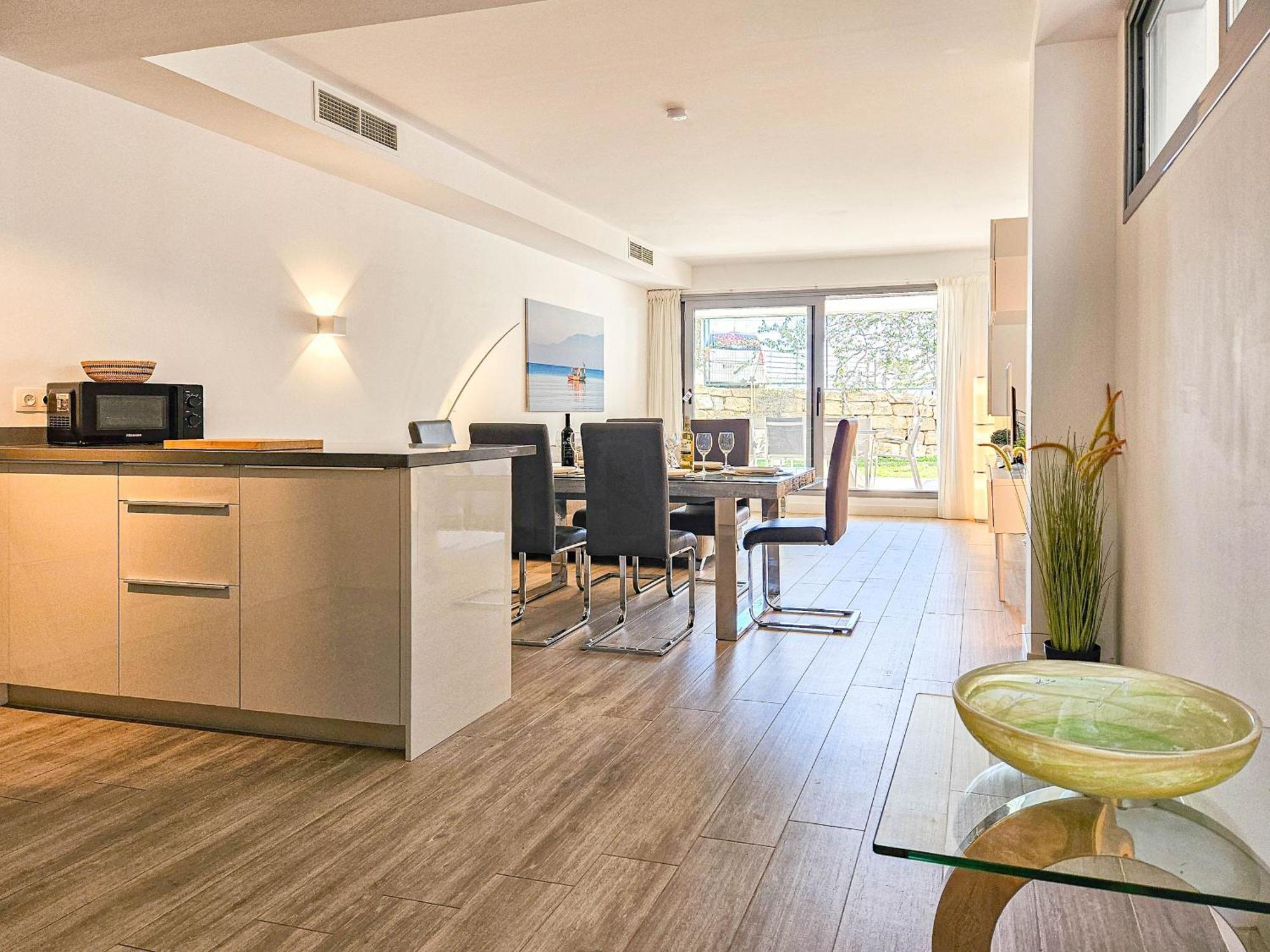 Luxury Ground Floor Apt - 300 M To Cabopino Golf Marbella Eksteriør bilde