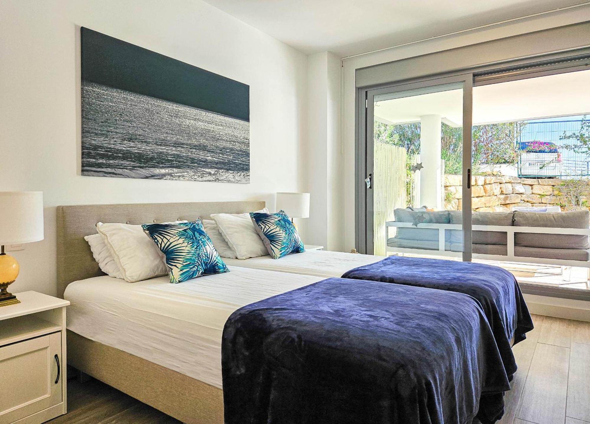 Luxury Ground Floor Apt - 300 M To Cabopino Golf Marbella Eksteriør bilde