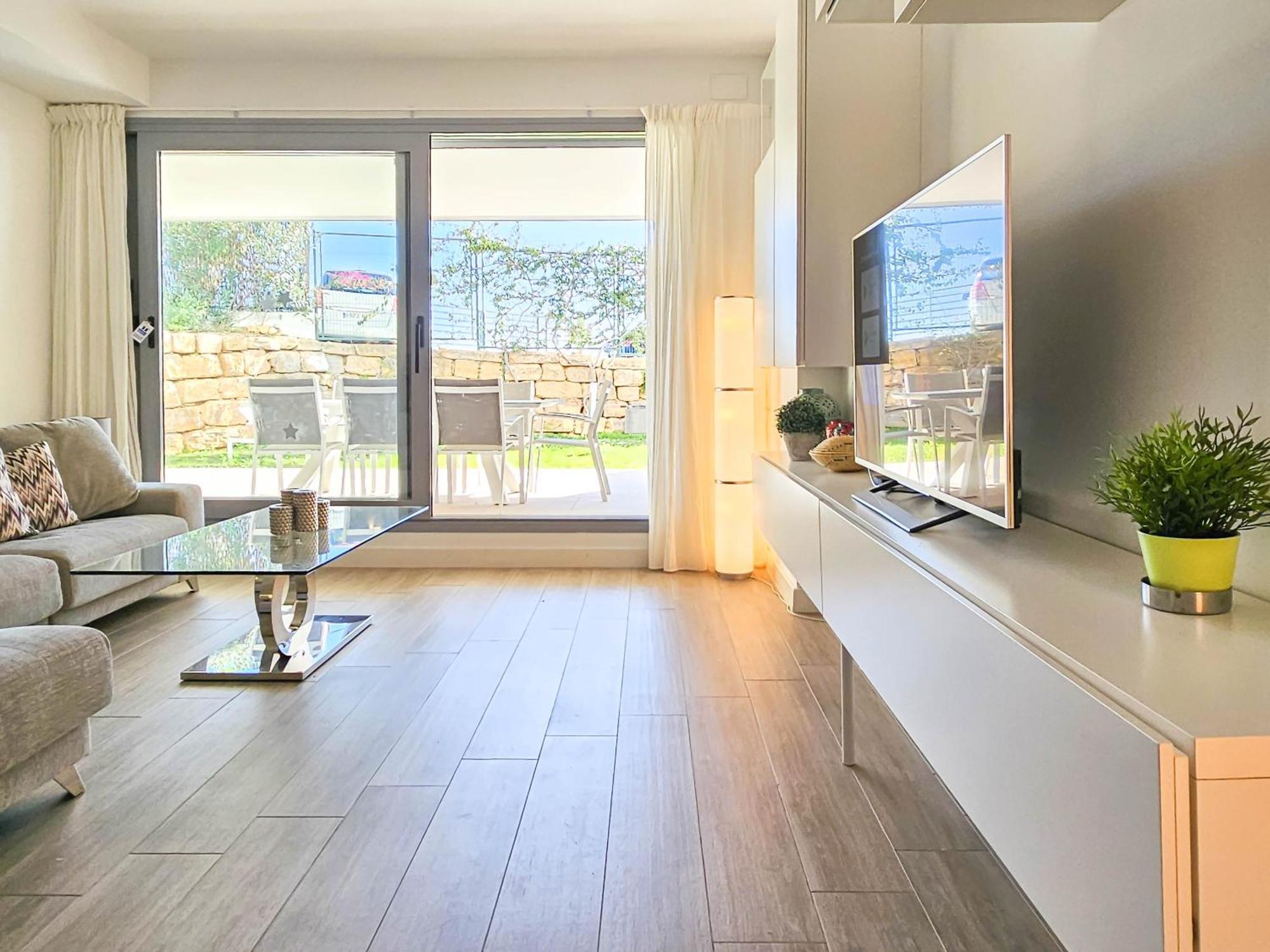 Luxury Ground Floor Apt - 300 M To Cabopino Golf Marbella Eksteriør bilde