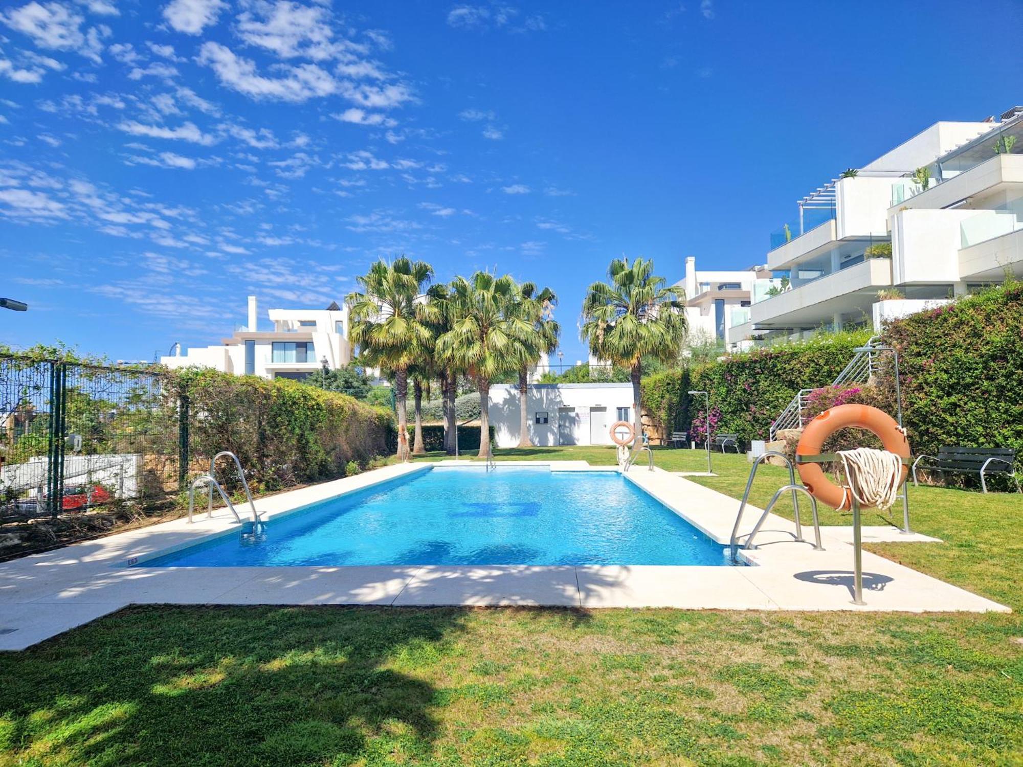 Luxury Ground Floor Apt - 300 M To Cabopino Golf Marbella Eksteriør bilde