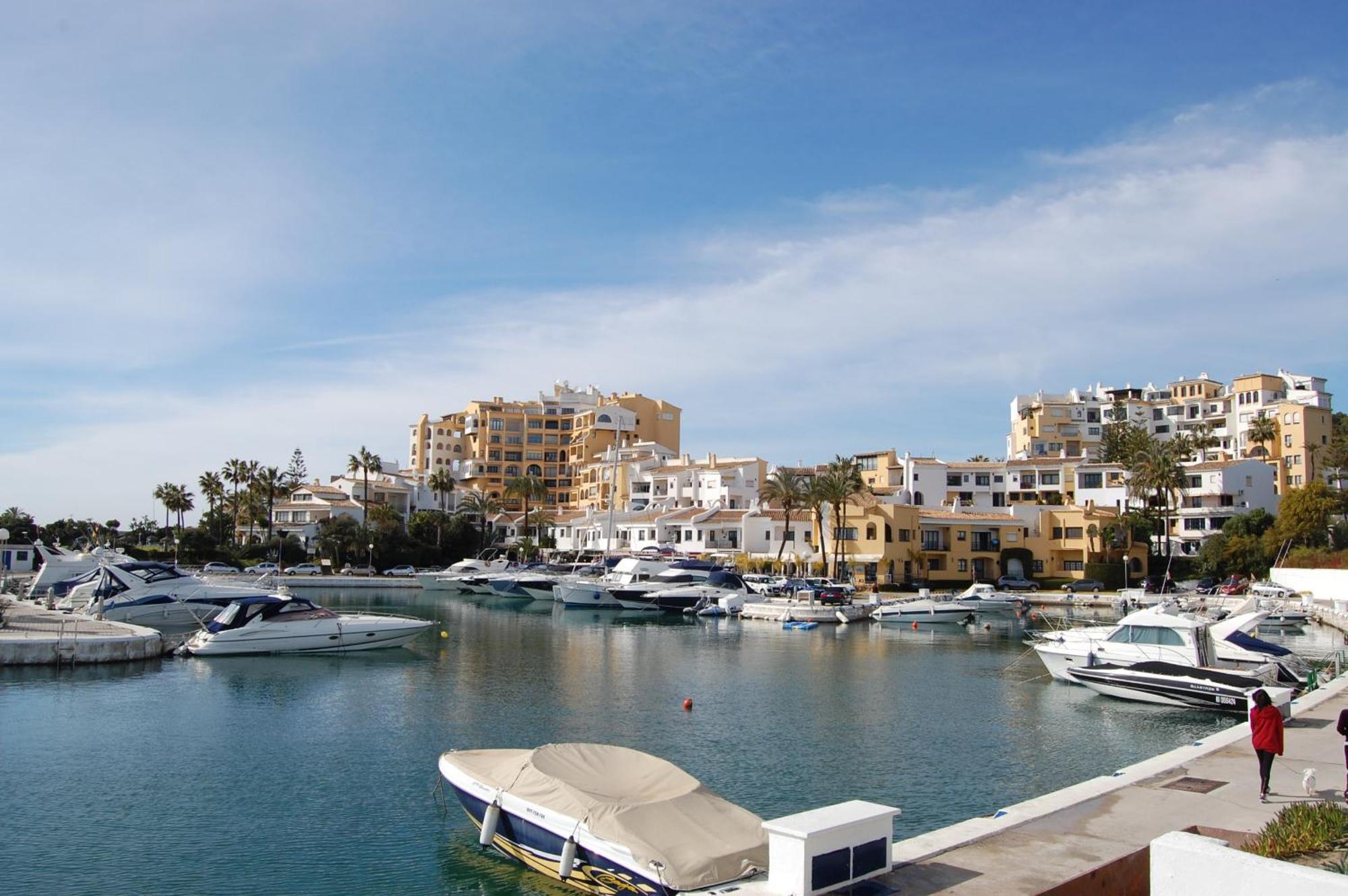 Luxury Ground Floor Apt - 300 M To Cabopino Golf Marbella Eksteriør bilde