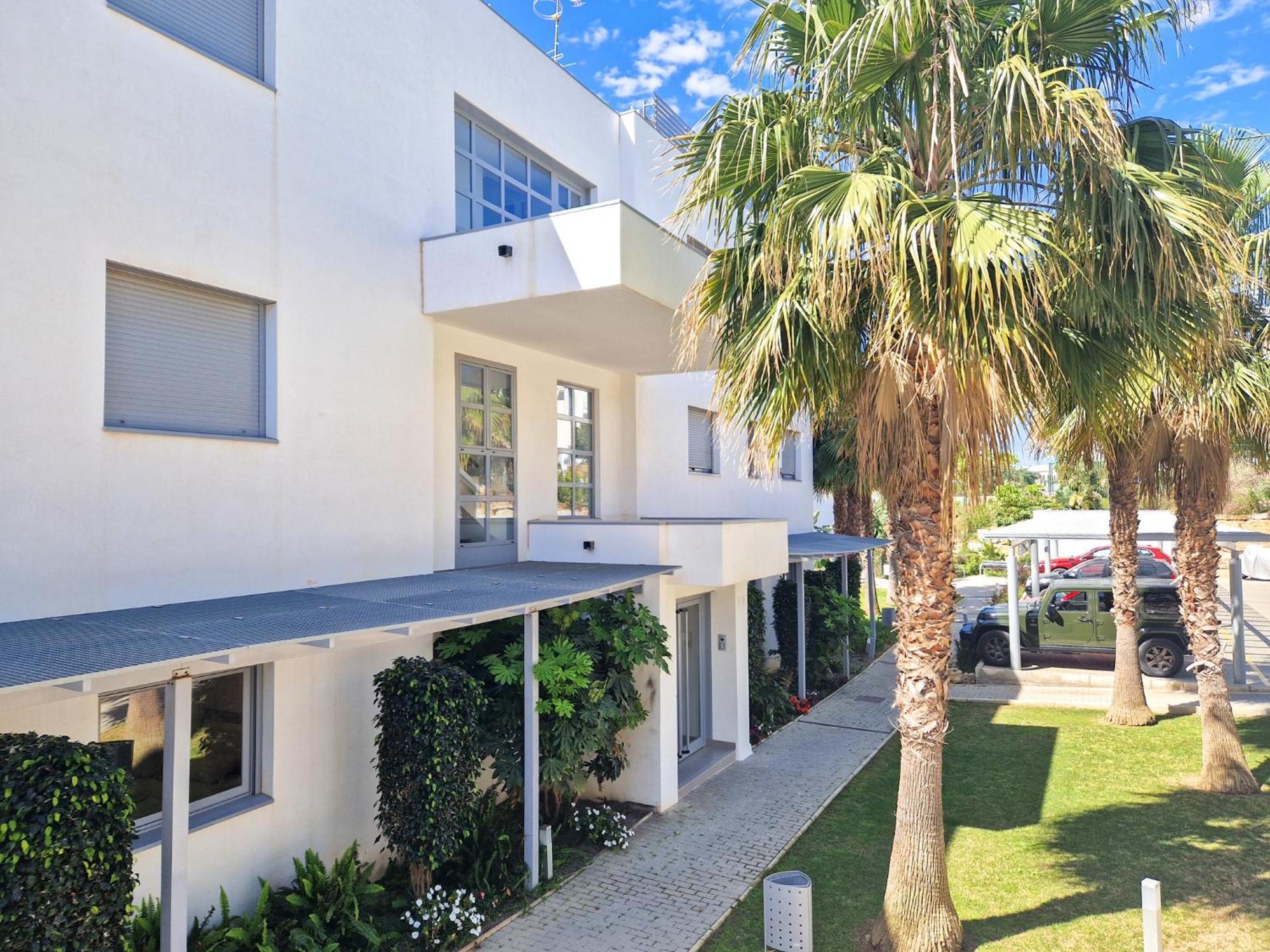 Luxury Ground Floor Apt - 300 M To Cabopino Golf Marbella Eksteriør bilde